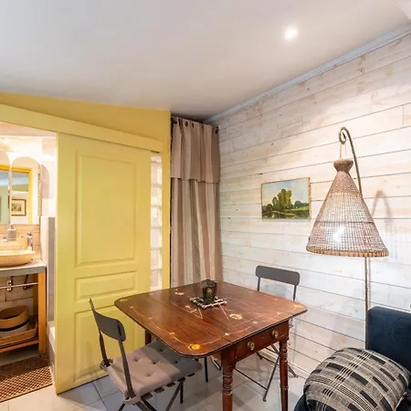 Apartment De Charme A *