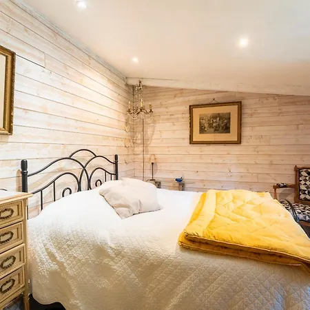 De Charme A Apartment *